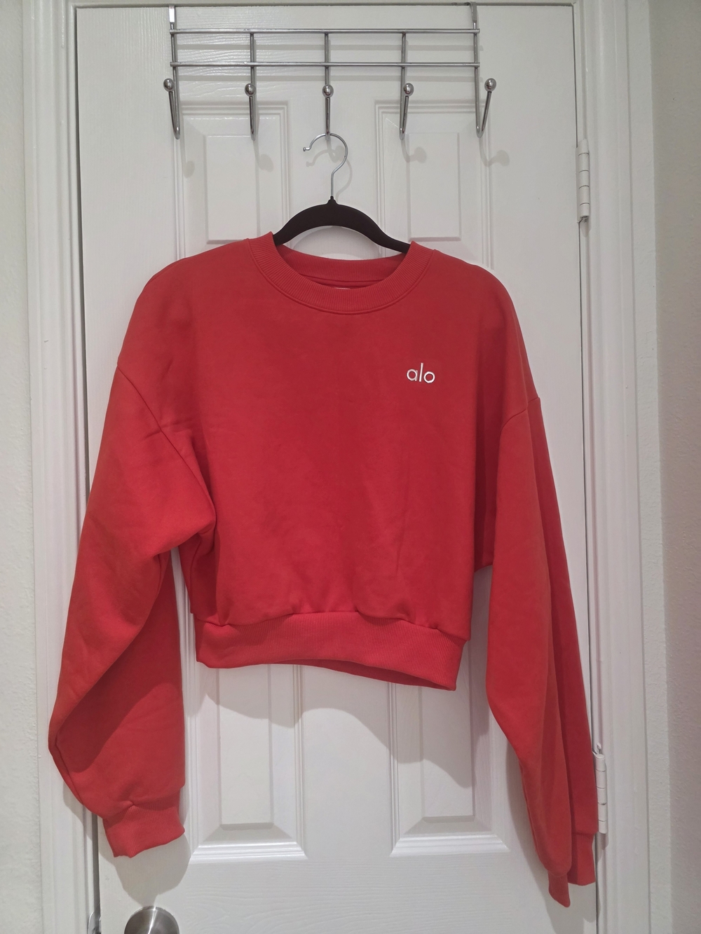 ALO Yoga Cropped Accolade Crewneck Bright Red Size M - Picture 6 of 6